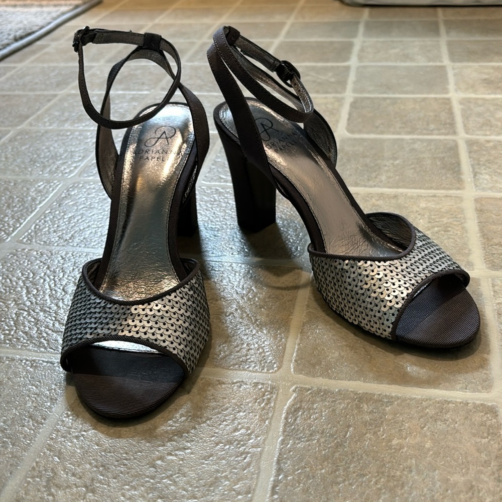 Classy and stylish heels. Perfect for any occasion.